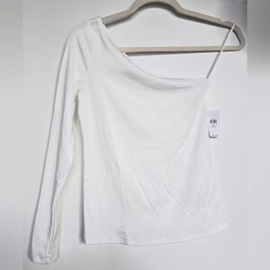 NWT one-sleeve GAP T-shirt